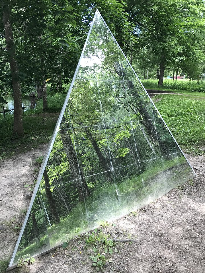 Ängelsebergs bruk - juli 2017 angelsberg skulptur pyramid