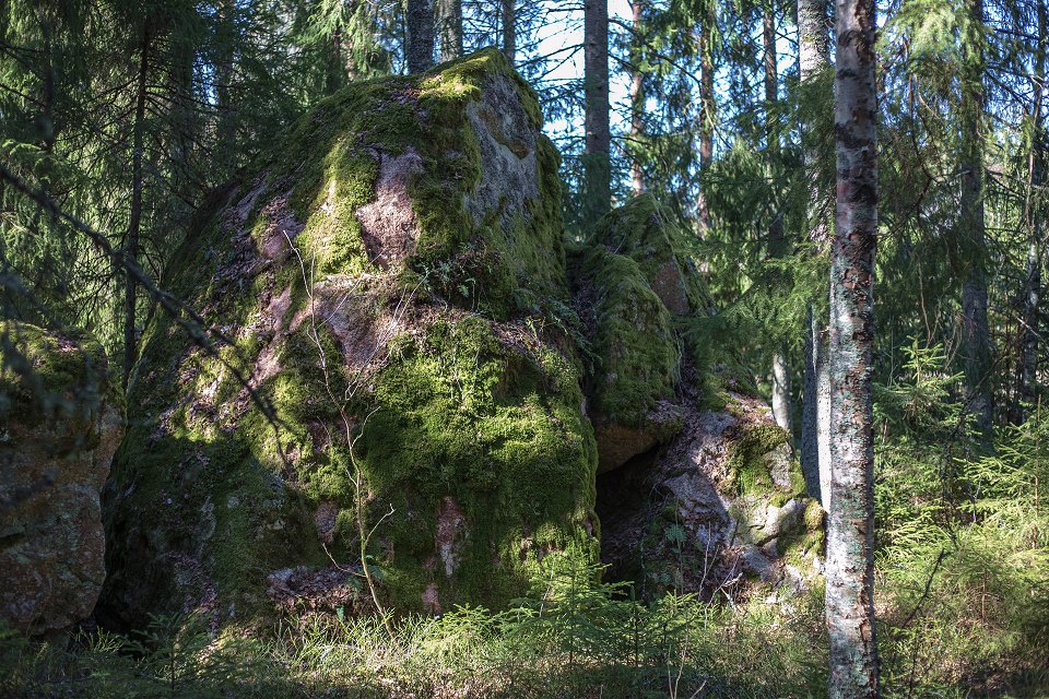 Österunda - maj 2017 stenbumlingar grotta