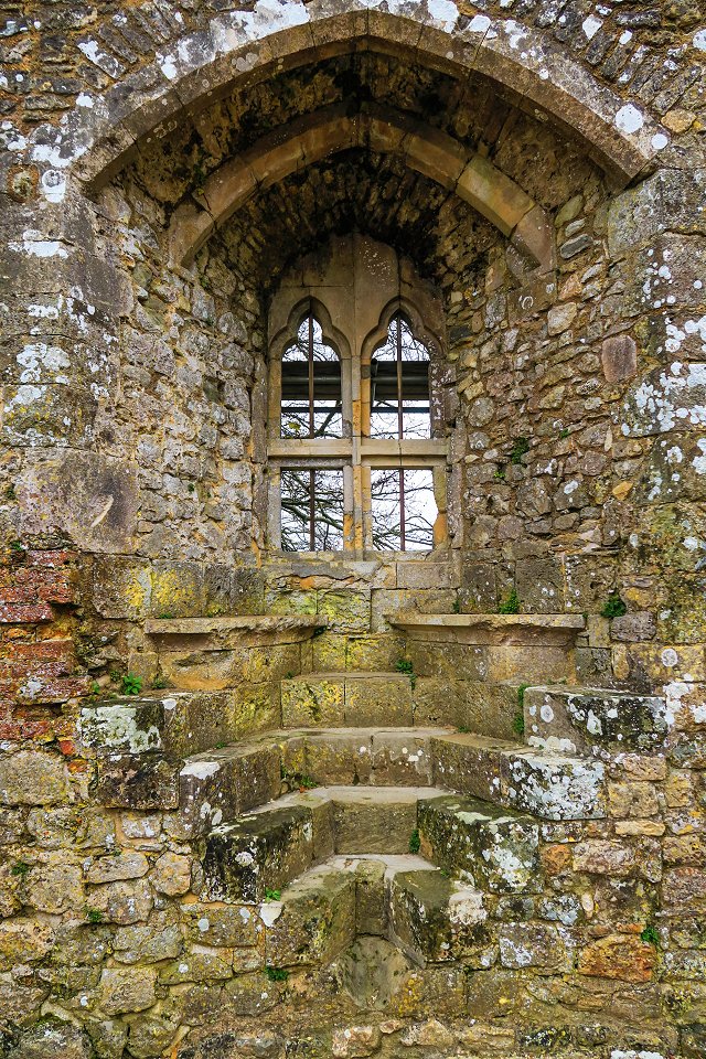 Carisbrooke castle Isle of Wight- april 2018 stone window