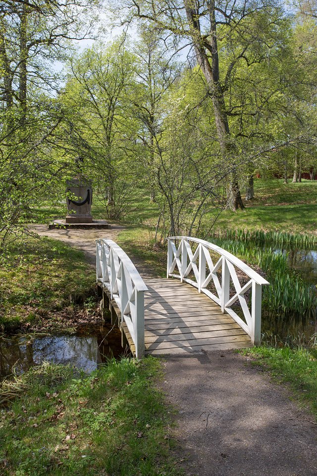 Löfstad slott Norrköping - maj 2018 bro damm