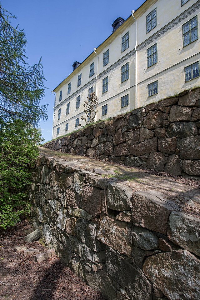 Löfstad slott Norrköping - maj 2018 sten avsatser
