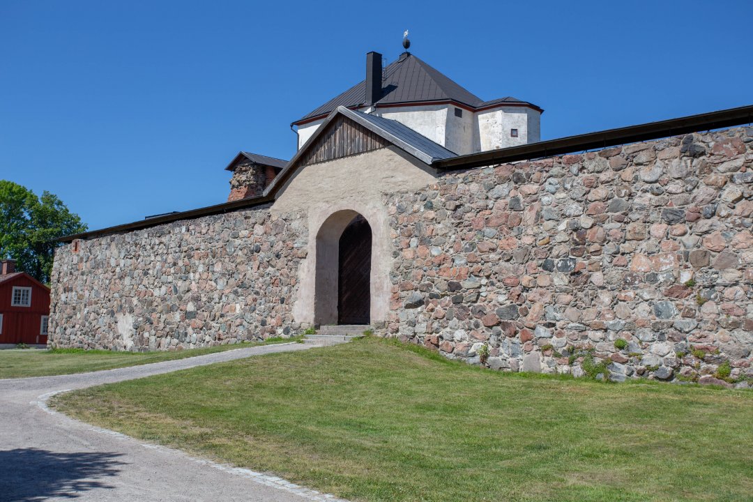 Nyköpings hus – juni 2019 stora muren