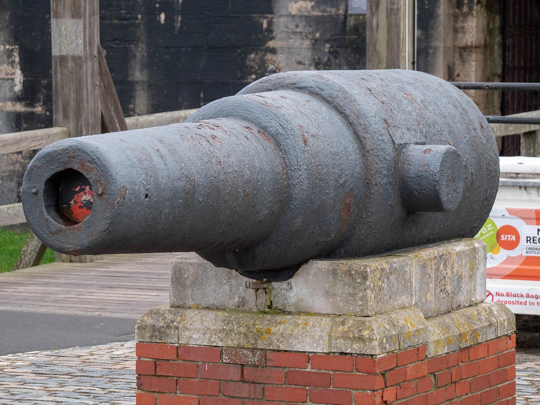 Southsea Castle Portsmouth - december 2019 big gun