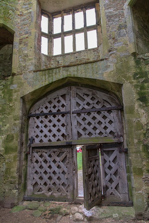 Titchfield Abbey - december 2015 wooden door