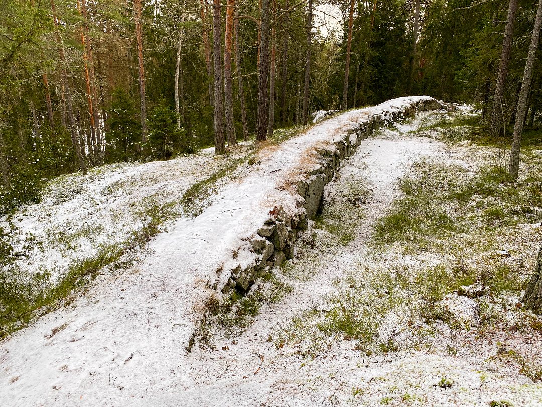 Skyttevärnslinje, Norra Fronten, Täby – februari 2023 stenmur