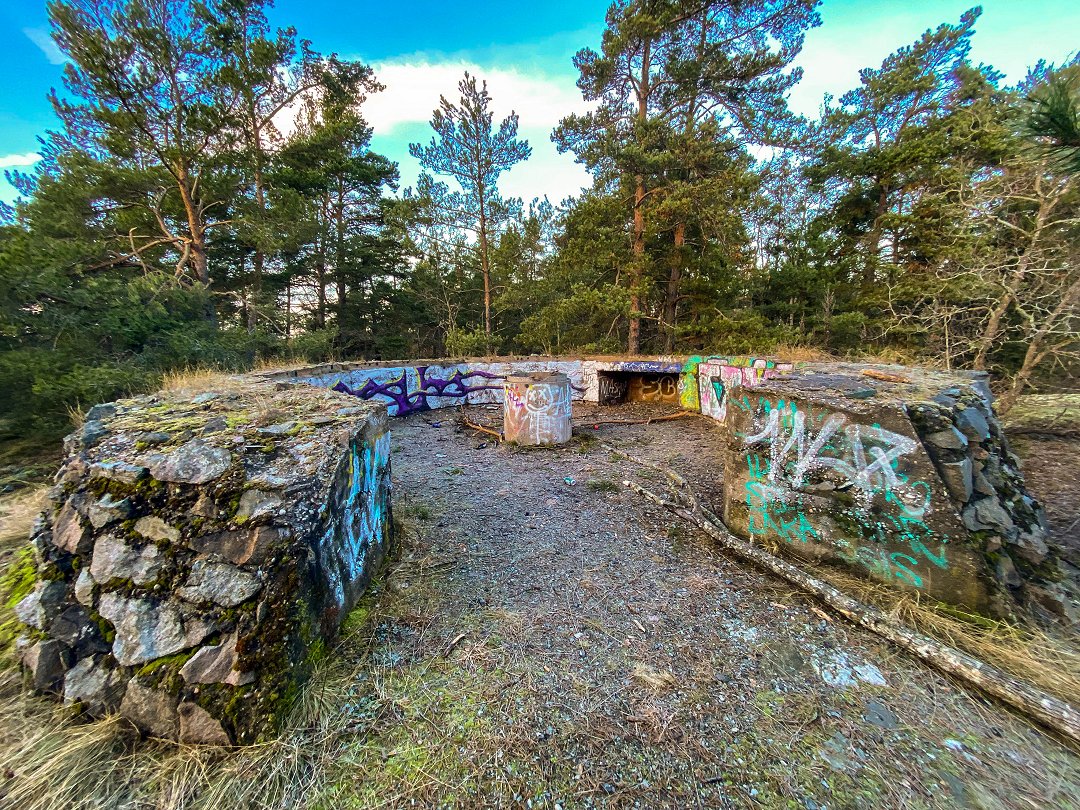 Stå värn, Bromma - januari 2023 ingang till bunker