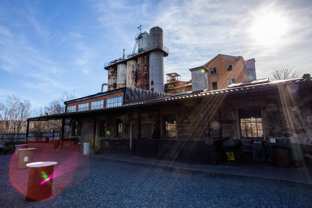 Kolsyrefabriken, Liljeholmen – mars 2019 grillplats