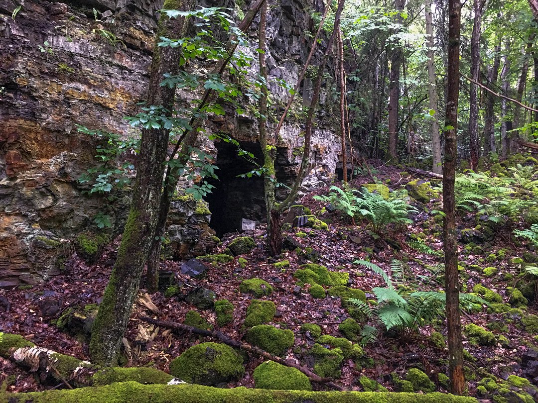 Nygårdsparks Naturreservat, grottor - juli 2021