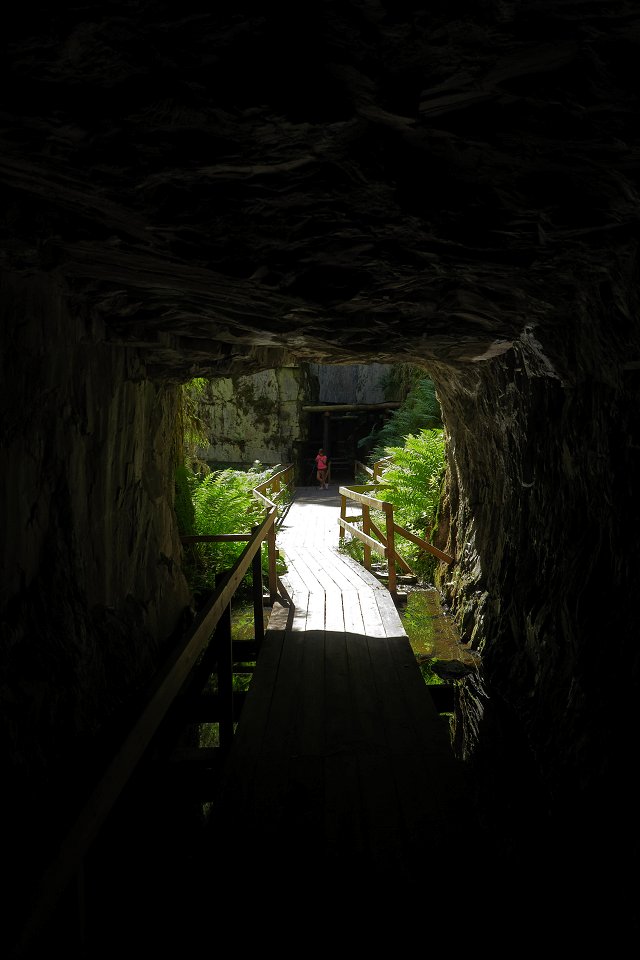 Hörnebo skiffergruva - juli 2017 ljus i tunneln