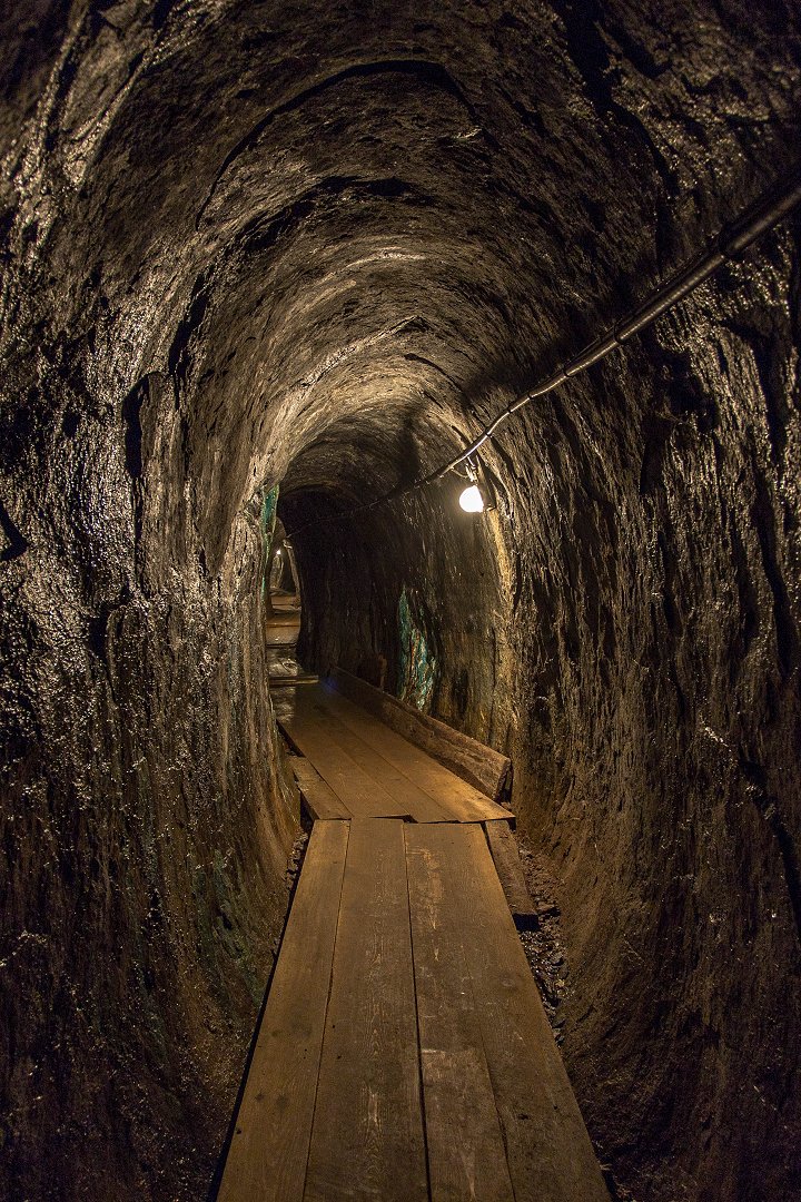 Kleva gruva Småland - juli 2018 kall gruvtunnel
