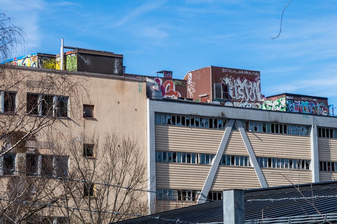 Färgfabriken, Lövholmen – mars 2019 graffiti pa taket