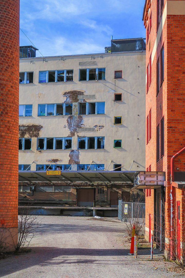 Färgfabriken, Lövholmen – mars 2019 mellan husen