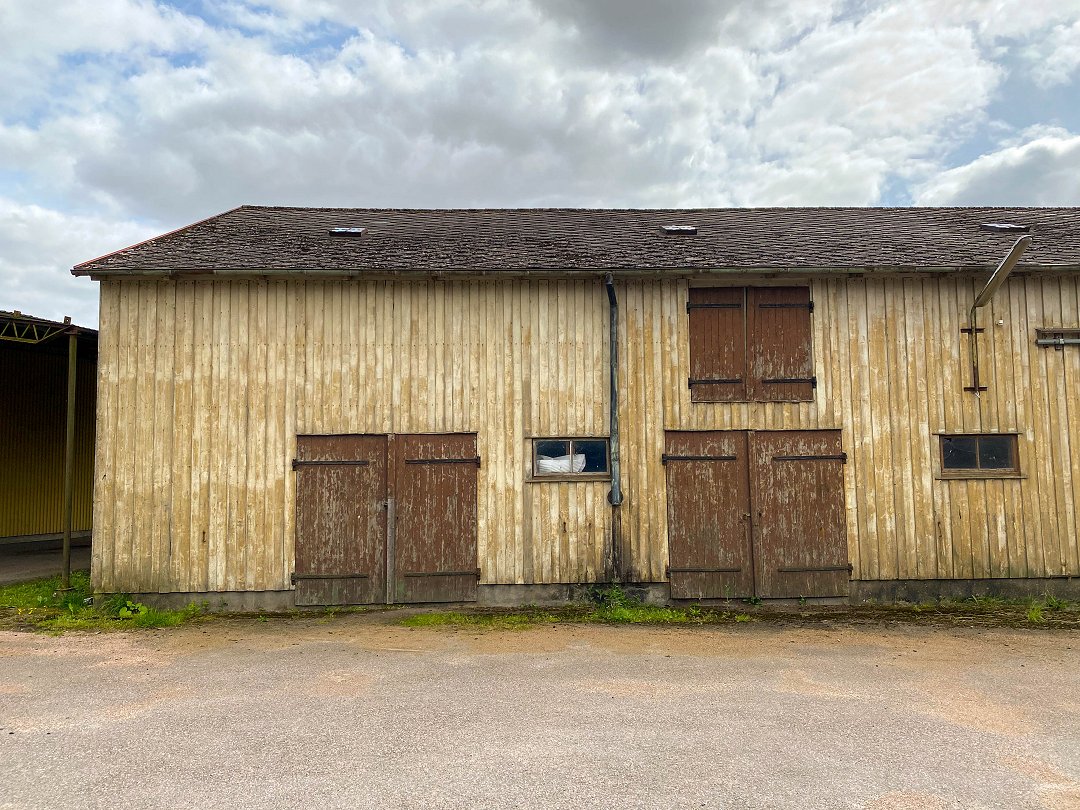 Magasin, Smedstorp, Skåne - augusti 2023 fasad med patina