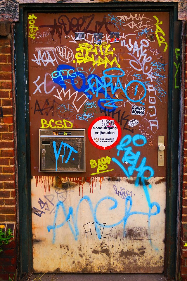 Oostenburgermiddenstraat Amsterdam - november 2017 graffiti dorr