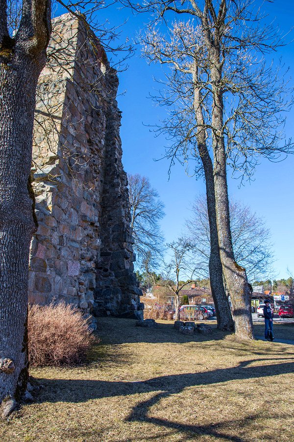 Sankt Lars kyrkoruin Sigtuna - mars 2017 segway