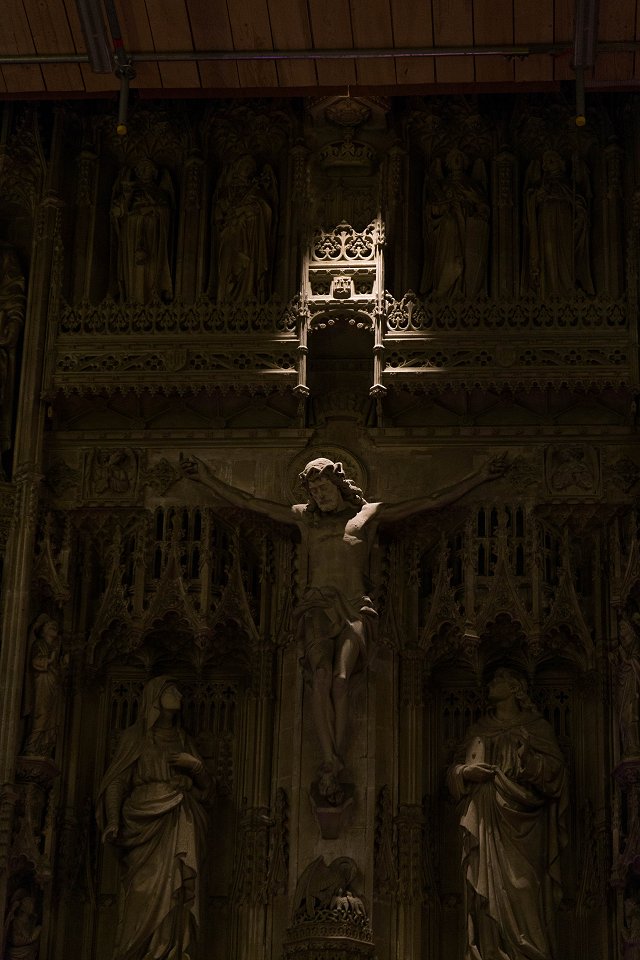 Winchester cathedral - december 2015 jesus pa korset
