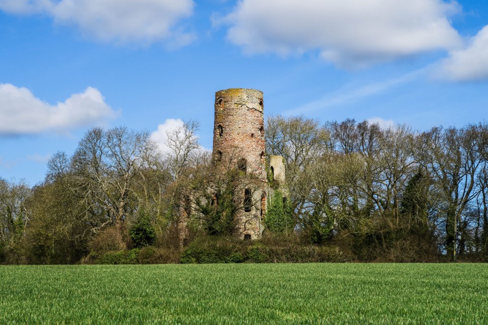 Racton ruin Chichester - april 2018