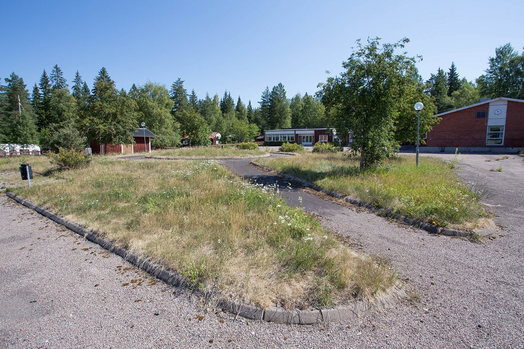 Skola Garpenberg - juli 2018 graset gror
