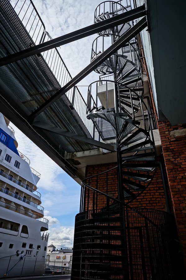 Frihamnen - juli 2012 spiraltrappa ship