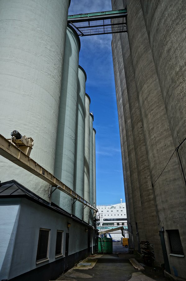Frihamnen - juli 2012 vag mellan silos
