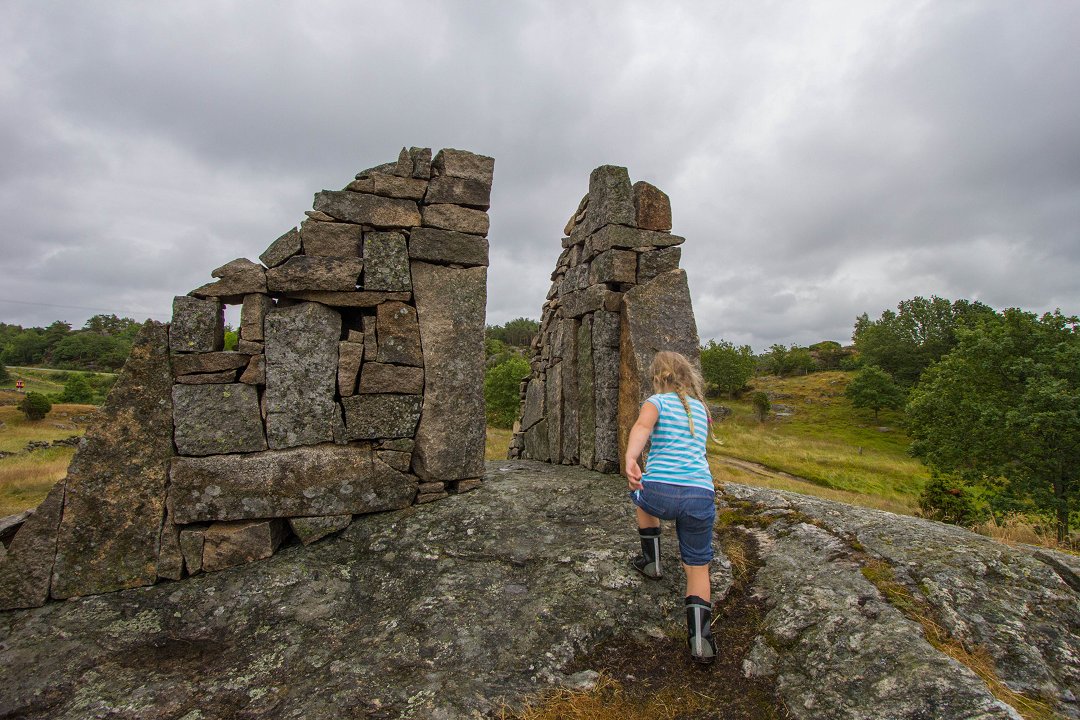 Pilane skulpturpark, Tjörn - juli 2014 ellie ruinen