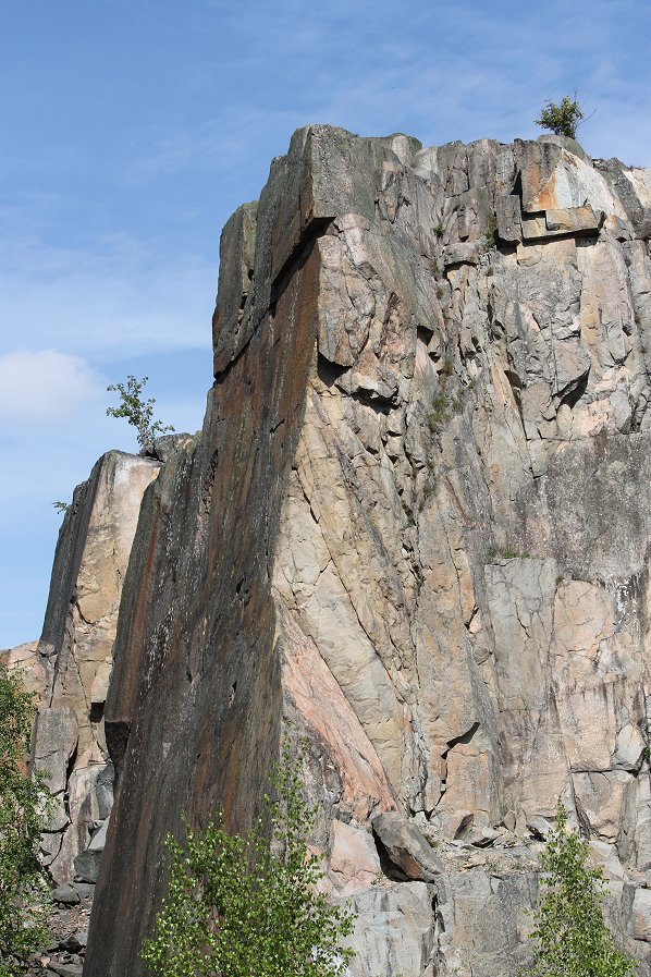 Stenhamra stenbrott - maj 2012 fyrkantig klipptopp