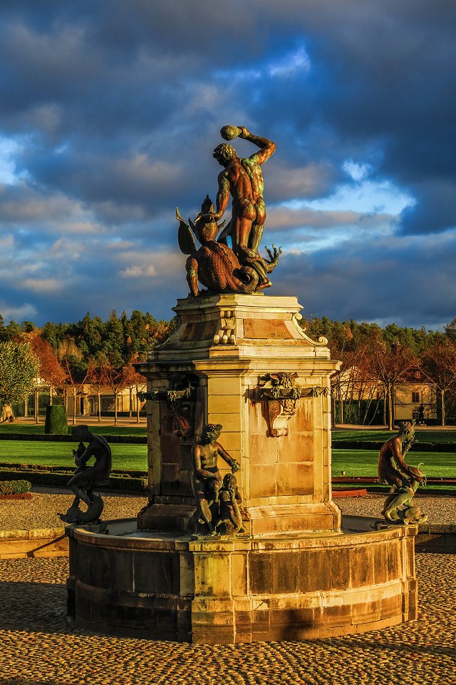 Drottningholms slott - november 2017 statyn drottningholm