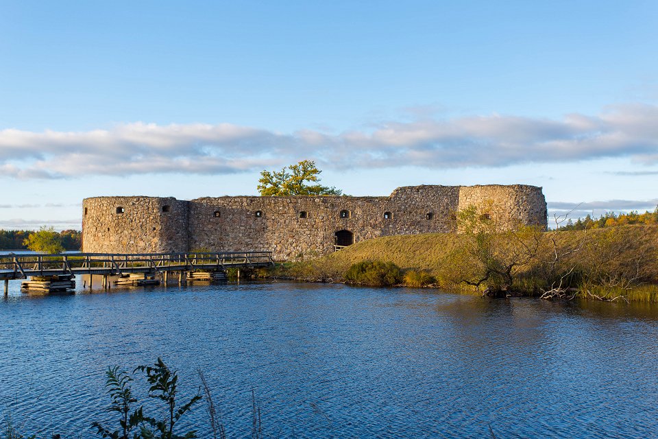 Kronobergs Slottsruin - oktober 2016 vatten slott