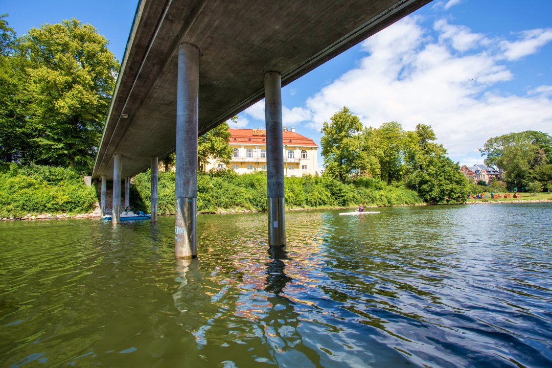 Malmöhus slott - juli 2020 under the bridge