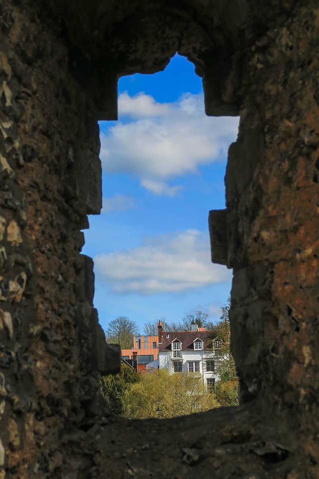 Wolvesey castle Winchester - april 2018 broken window