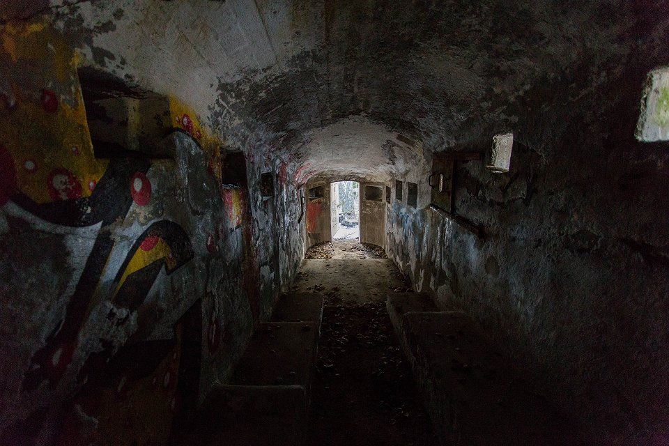 Lugnetfortet Arninge - mars 2017 trappa inne i bunkern