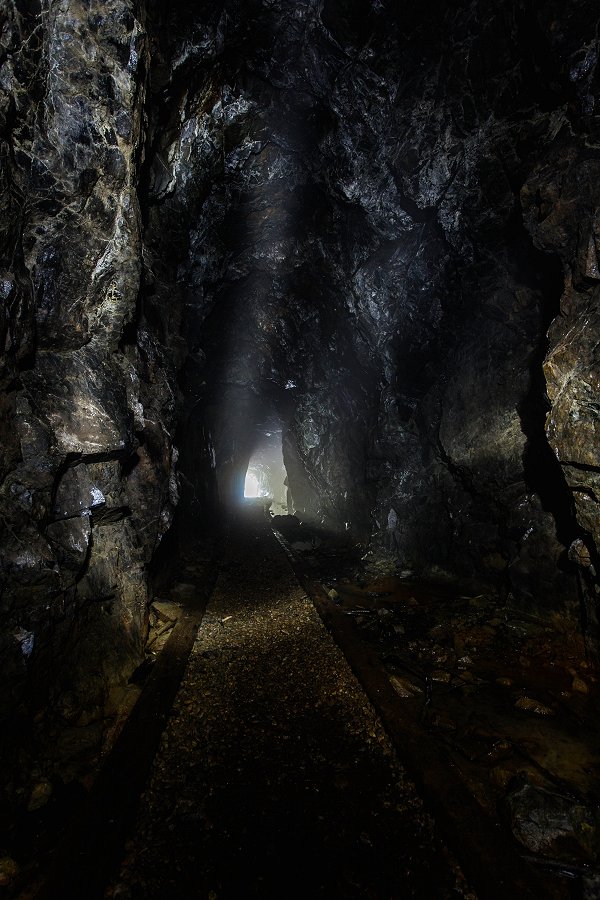 Alsgruvan Gnesta - april 2017 dimmigt i grottan