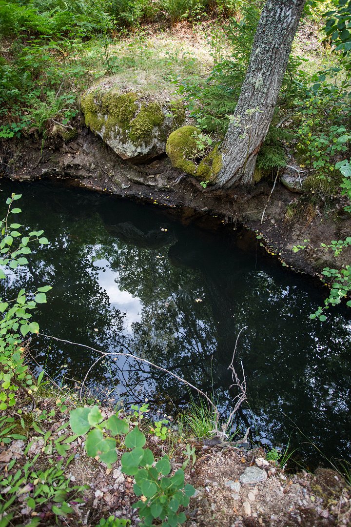Knaperhälls gruva - juli 2018 vatten i stollen