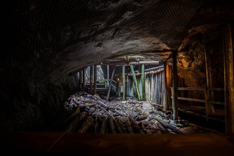 Storbergets gruva Hofors - juli 2017 stockar i gruvan