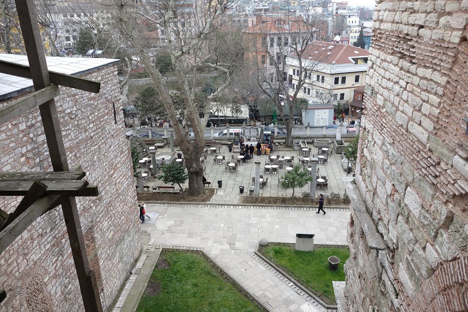 Hagia Sofia Istanbul - mars 2013 utsikt fran kyrkan
