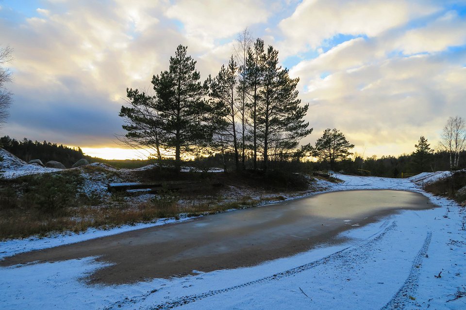Enköping grustäkt - december 2017 sunset in the hole