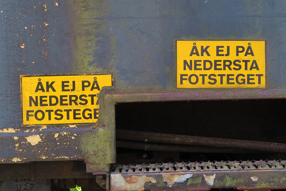 Hultanäs tågstation - juli 2017 ak ej pa nedersta fotsteget